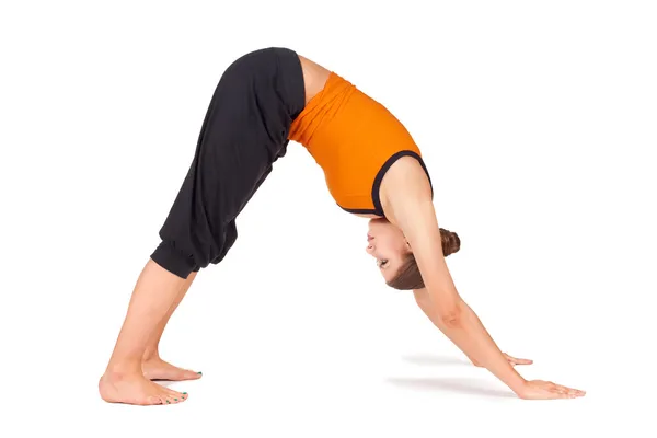 Apto jovem mulher praticando Yoga Asana — Fotografia de Stock