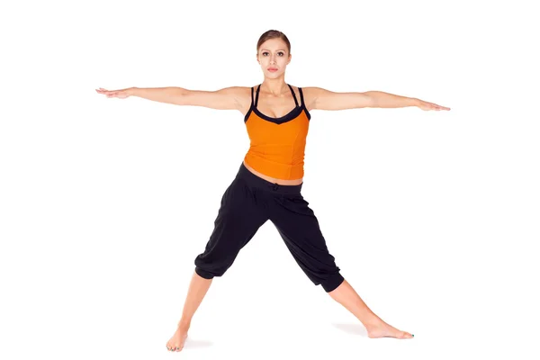 Привлекательная женщина, практикующая йогу — стоковое фото