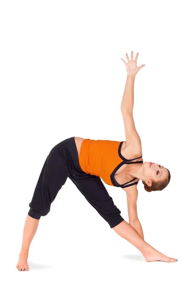 Привлекательная женщина, практикующая позу йоги — стоковое фото
