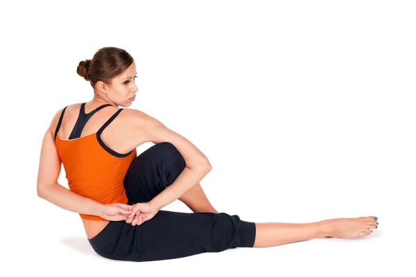 Jovem atraente ajuste mulher praticando Yoga — Fotografia de Stock