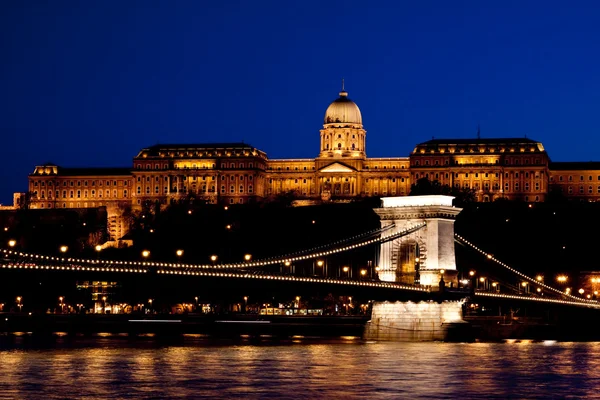 Noční světla v Budapešti — Stock fotografie