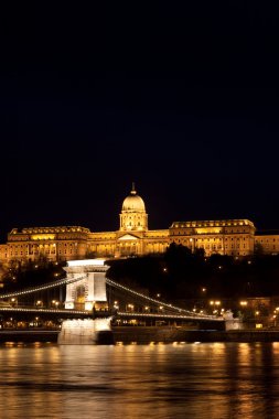 Budapeşte 'de gece ışıkları