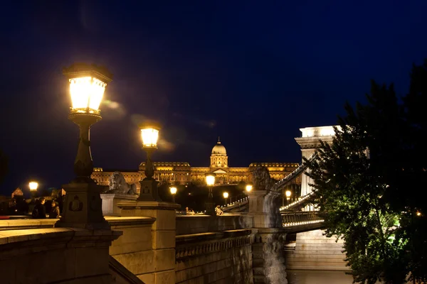 布达佩斯的夜灯 — 图库照片