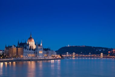 Budapeşte-Macaristan 'da gece ışıkları