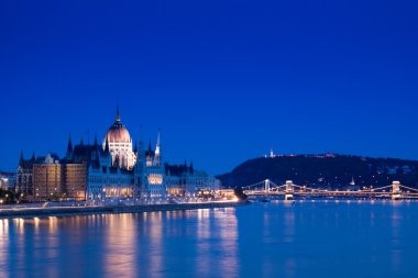 Budapeşte-Macaristan 'da gece ışıkları