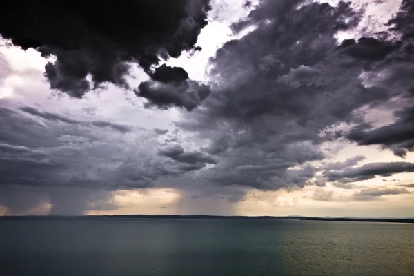 バラトン湖ハンガリー以上嵐 — ストック写真