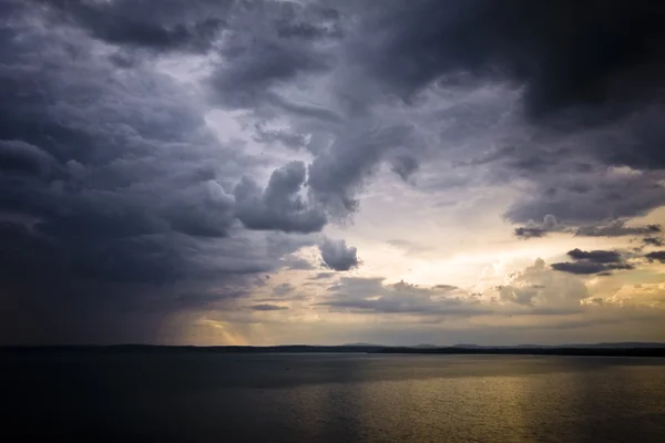 Tempesta sul lago Balaton-Ungheria — Foto Stock