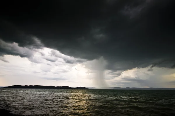 Bouře nad jezero balaton-Maďarsko — Stock fotografie