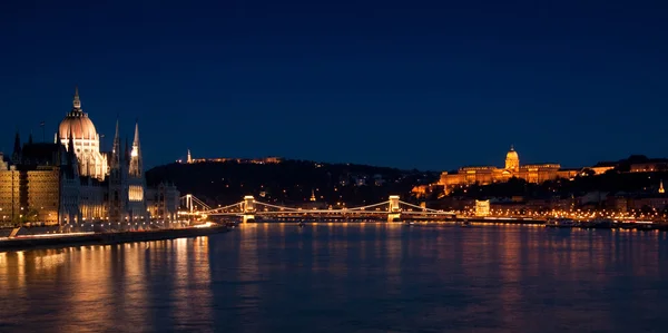 Éjszakai fények Budapesten - Magyarország — Stock Fotó