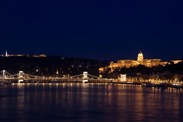 Nattljus i Budapest-Ungern — Stockfoto