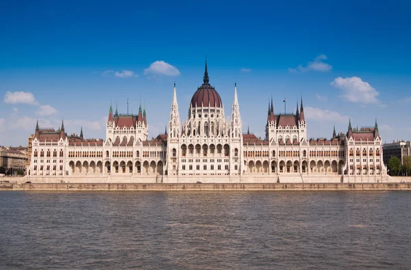 Yövalot Budapest-Unkarissa — kuvapankkivalokuva