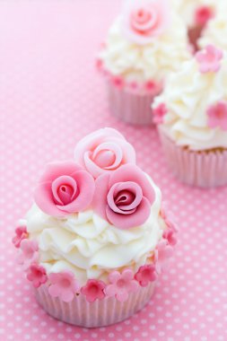 Rose cupcakes clipart