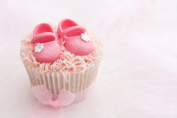 Küçük bir kız için cupcake — Stok fotoğraf