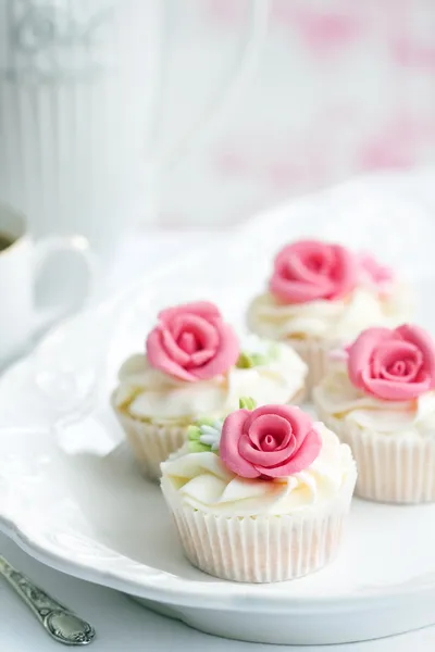 장미 컵 케이크 — 스톡 사진