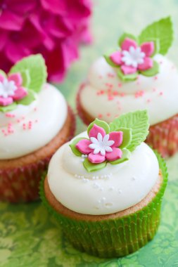 Flower cupcakes clipart