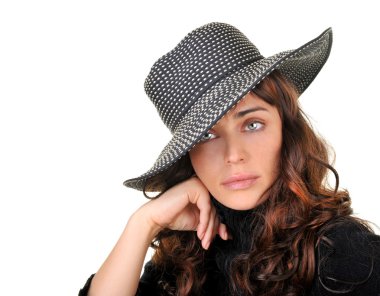 beyaz izole şapkalı güzel kadın.