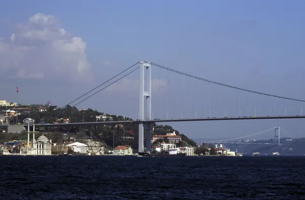 Boğaz Köprüsü ve Ortakoy Camii — Stok fotoğraf