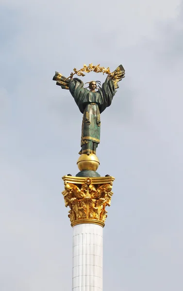 Oberoende monument i kiev, Ukraina — Stockfoto