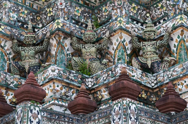 Wat arun - le temple de l'aube — Photo