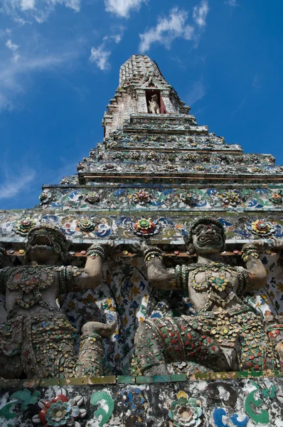 Wat arun - de tempel van de dageraad — Stockfoto
