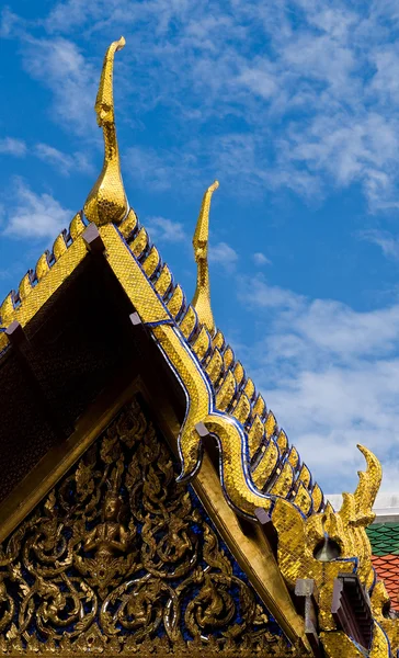 Thailändischer buddhistischer Tempel wat phra kaeo — Stockfoto