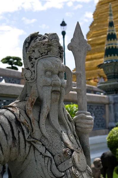Statue thaï traditionnelle au grand palais — Photo