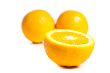 Limonlar beyazda izole edilmiş