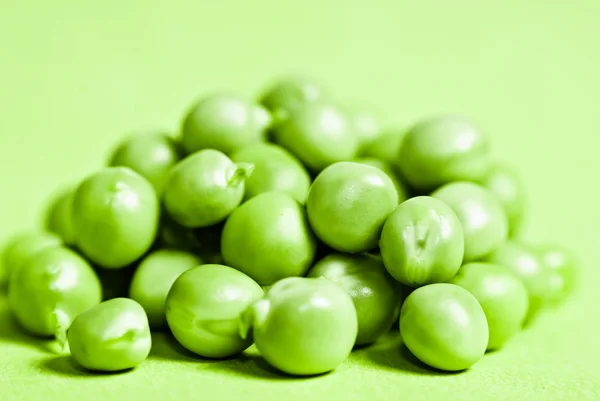 Guisantes verdes frescos semillas vegetales —  Fotos de Stock