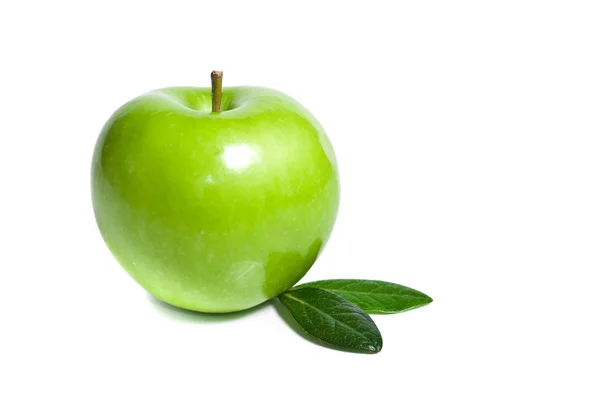 Manzanas verdes frescas aisladas sobre fondo blanco —  Fotos de Stock