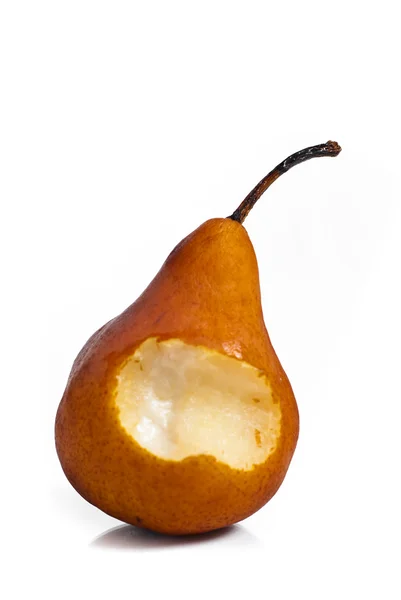 Mezza pera mangiata isolata su fondo bianco — Foto Stock