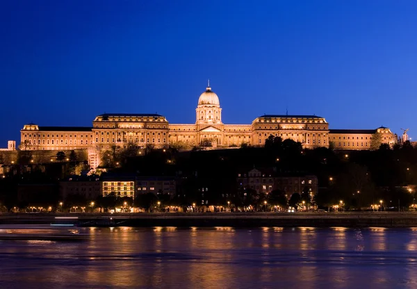 Luces nocturnas en Budapest — Foto de Stock