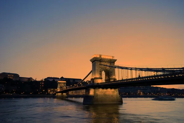 Budapest chain bridge — Stockfoto