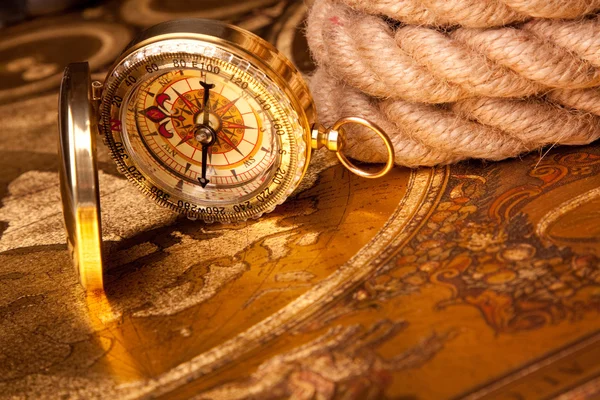 Skarb mapa i kompas — Zdjęcie stockowe