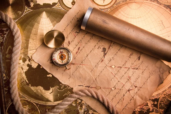 Kompas en kaartPusula ve harita — Stok fotoğraf
