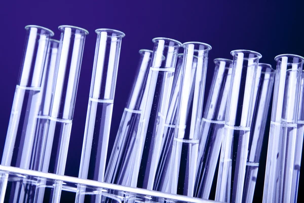 Vidros de laboratório em Blue — Fotografia de Stock