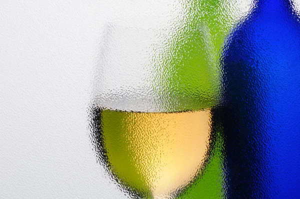Sklenice na víno a lahve abstraktní — Stock fotografie
