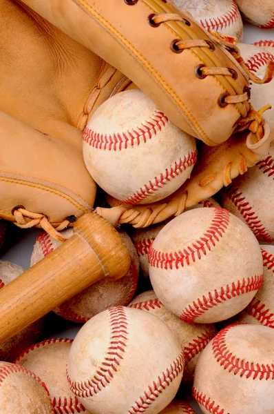 Baseballs bat och handske — Stockfoto