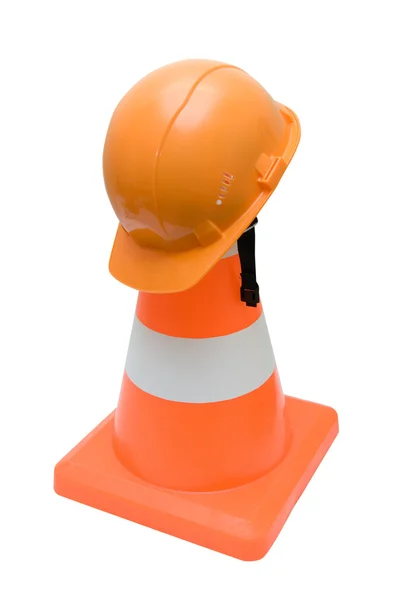 Cone de estrada e capacete — Fotografia de Stock