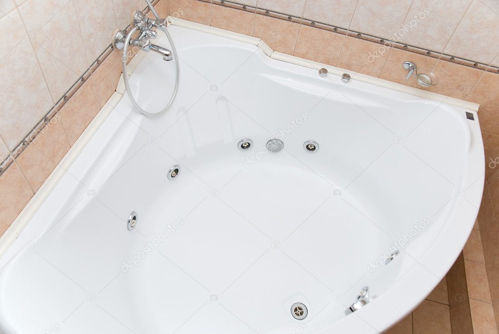 Big bathtub — Stock Photo © olinchuk 2760493