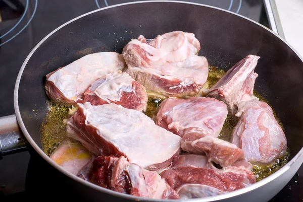 Freír carne —  Fotos de Stock
