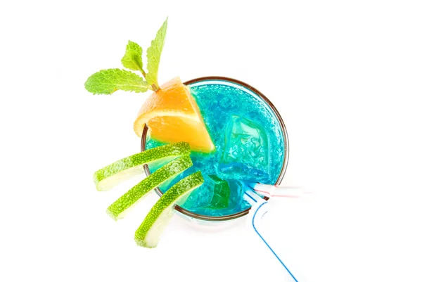 Blauwe alcoholische cocktail — Stockfoto
