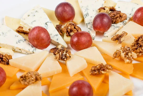 Käse und Trauben — Stockfoto