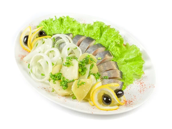Patates ve sebze ile ringa balığı — Stok fotoğraf