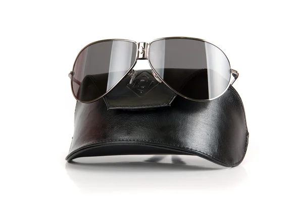Moderne zwarte zonnebril — Stockfoto