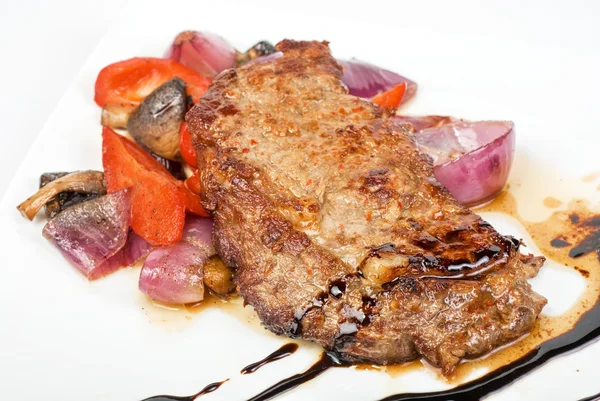 야채와 쇠고기 스테이크 — 스톡 사진