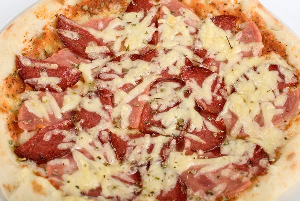 Salame pizza close-up — Fotografia de Stock