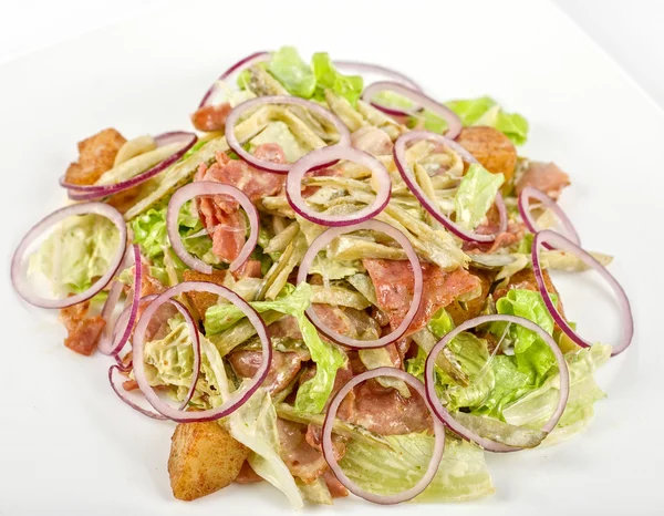 구운 야채와 고기 양파 샐러드 — 스톡 사진