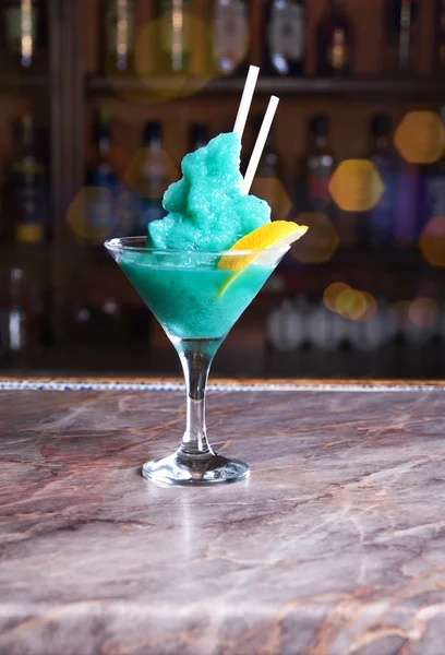 Зеленый замороженный коктейль — стоковое фото