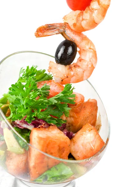 Kebab frito de camarões e peixes — Fotografia de Stock