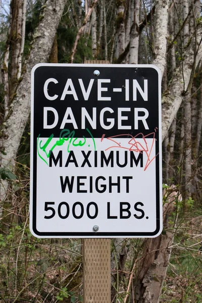 Cave-In sinal de perigo — Fotografia de Stock